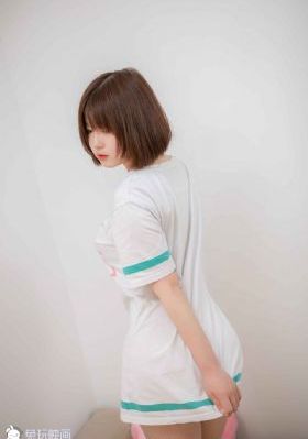客厅享受丝袜人妻_BD韩语在线观看